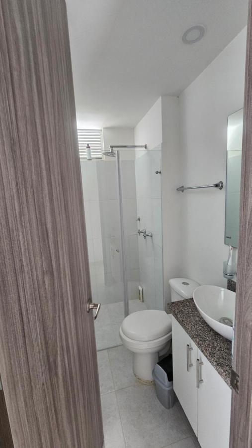 Denier House Altos De Berlin - Parque Deportivo * Ibague